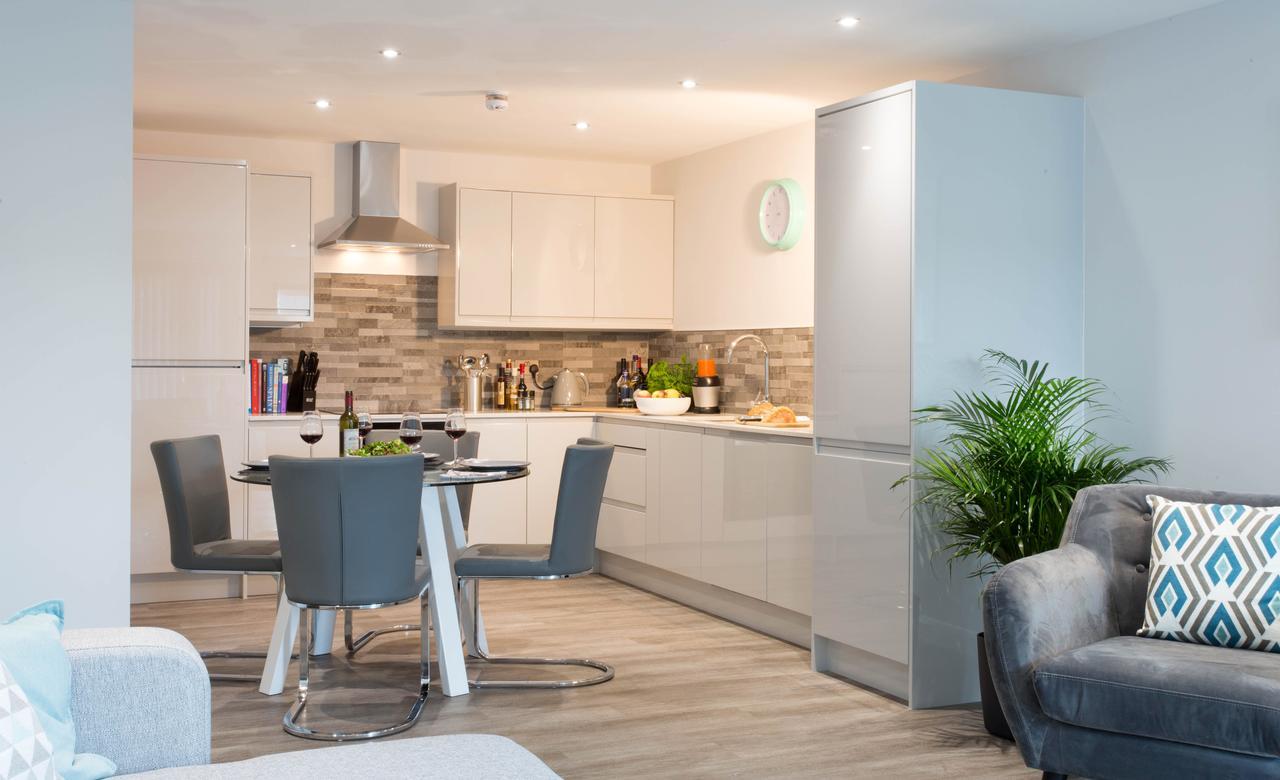Cotels At 7Zero1 Serviced Apartments - Modern Apartments, Superfast Broadband, Free Parking, Centrally Located Milton Keynes Exterior photo